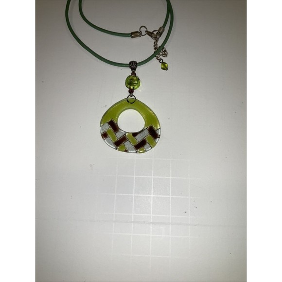 Calypso Green (Pistachio) Glass Pendant Hand Made in Chile NEW - Picture 7 of 7